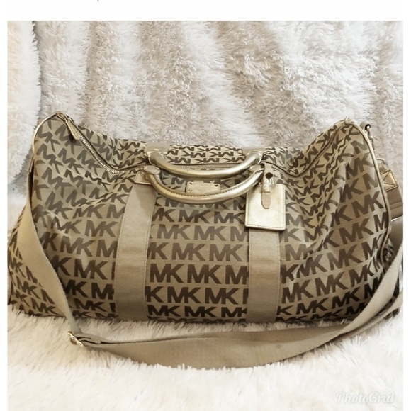 Michael Kors Handbags - 🌞🌴EXTRA LARGE MICHEAL KORS DUFFEL BAG Michael Kors Handbags - 🌞🌴EXTRA LARGE MICHEAL KORS DUFFEL BAG